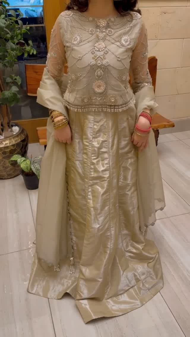 Mehndi, but make it HAJAR. 🤍✨
